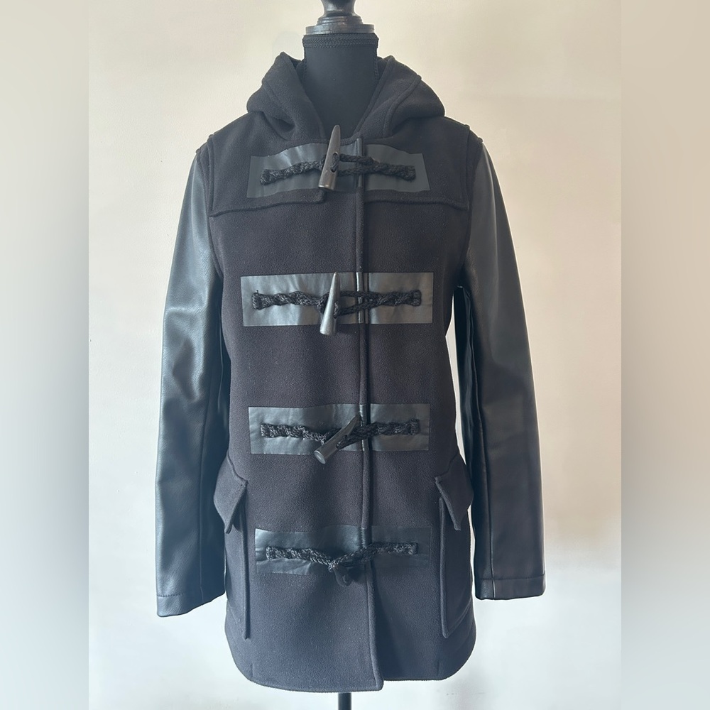Izzue Women's Black Toggle Coat
